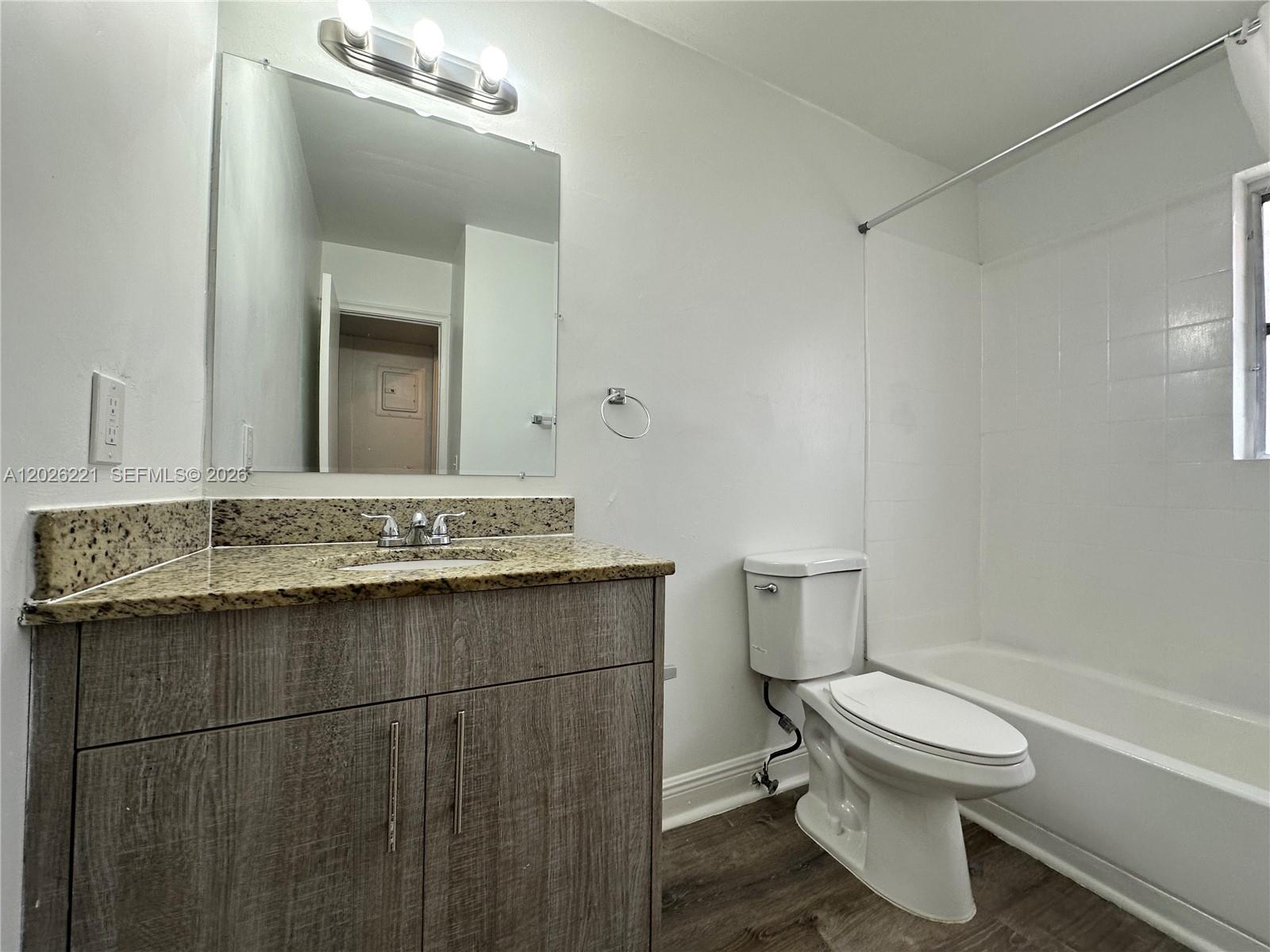 HOLLYWOOD LITTLE RANCHES - Residential Lease