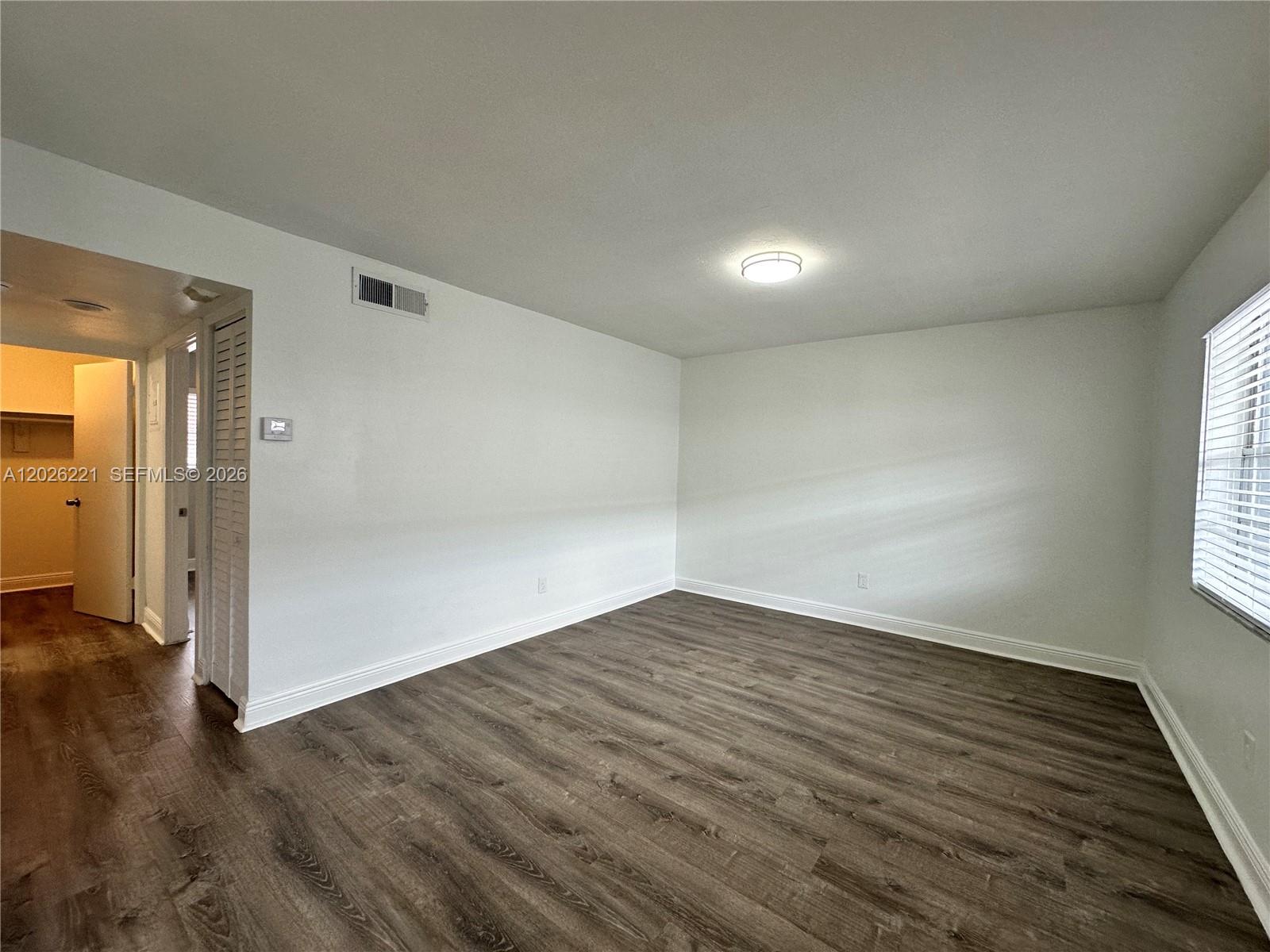 HOLLYWOOD LITTLE RANCHES - Residential Lease