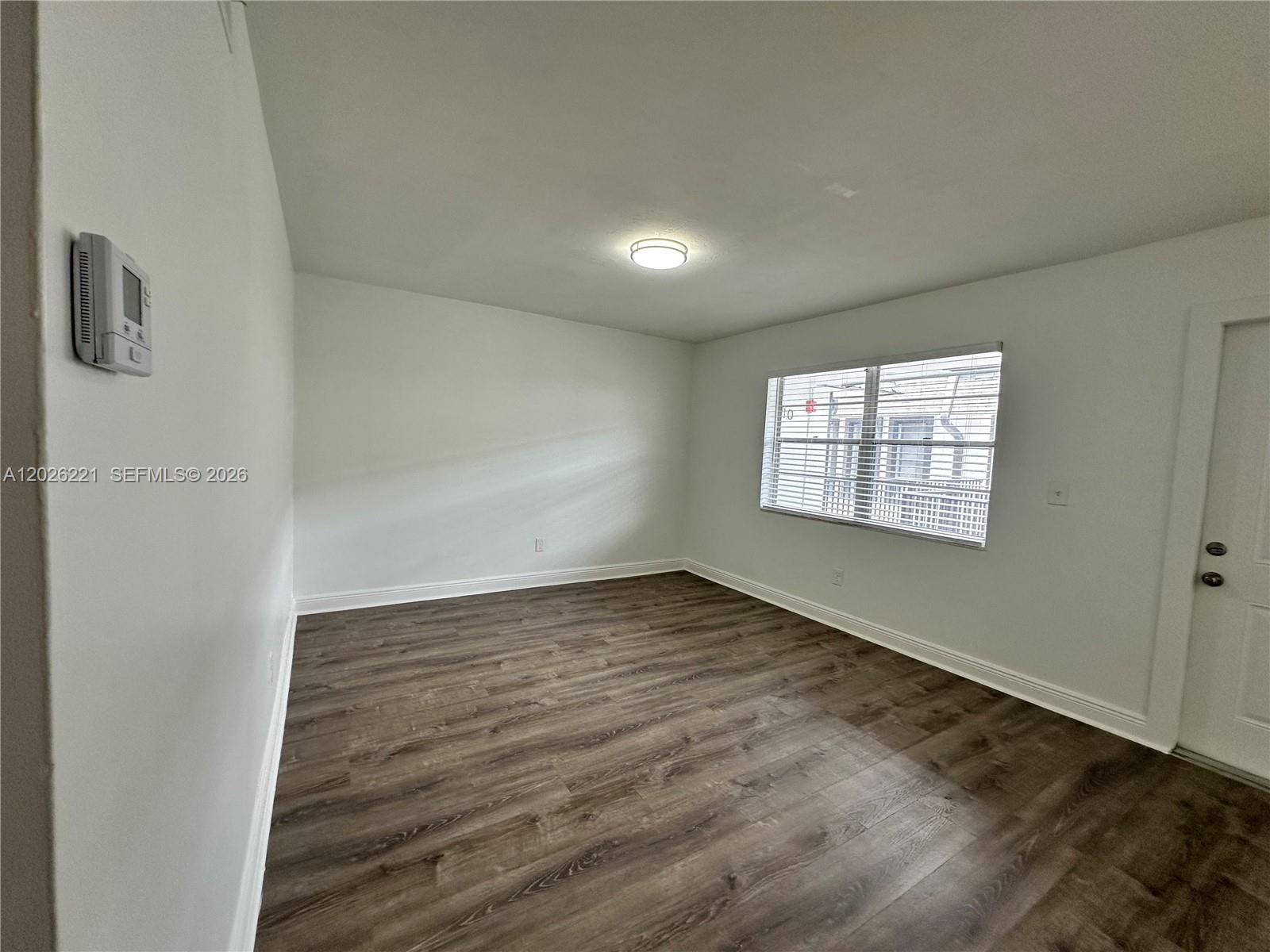 HOLLYWOOD LITTLE RANCHES - Residential Lease