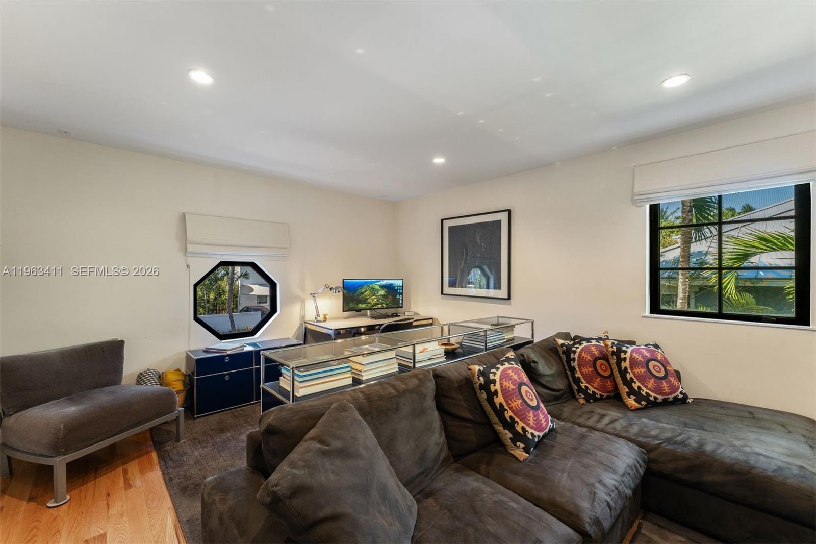 TROPICAL ISLE HOMES SUB 1 - Residential