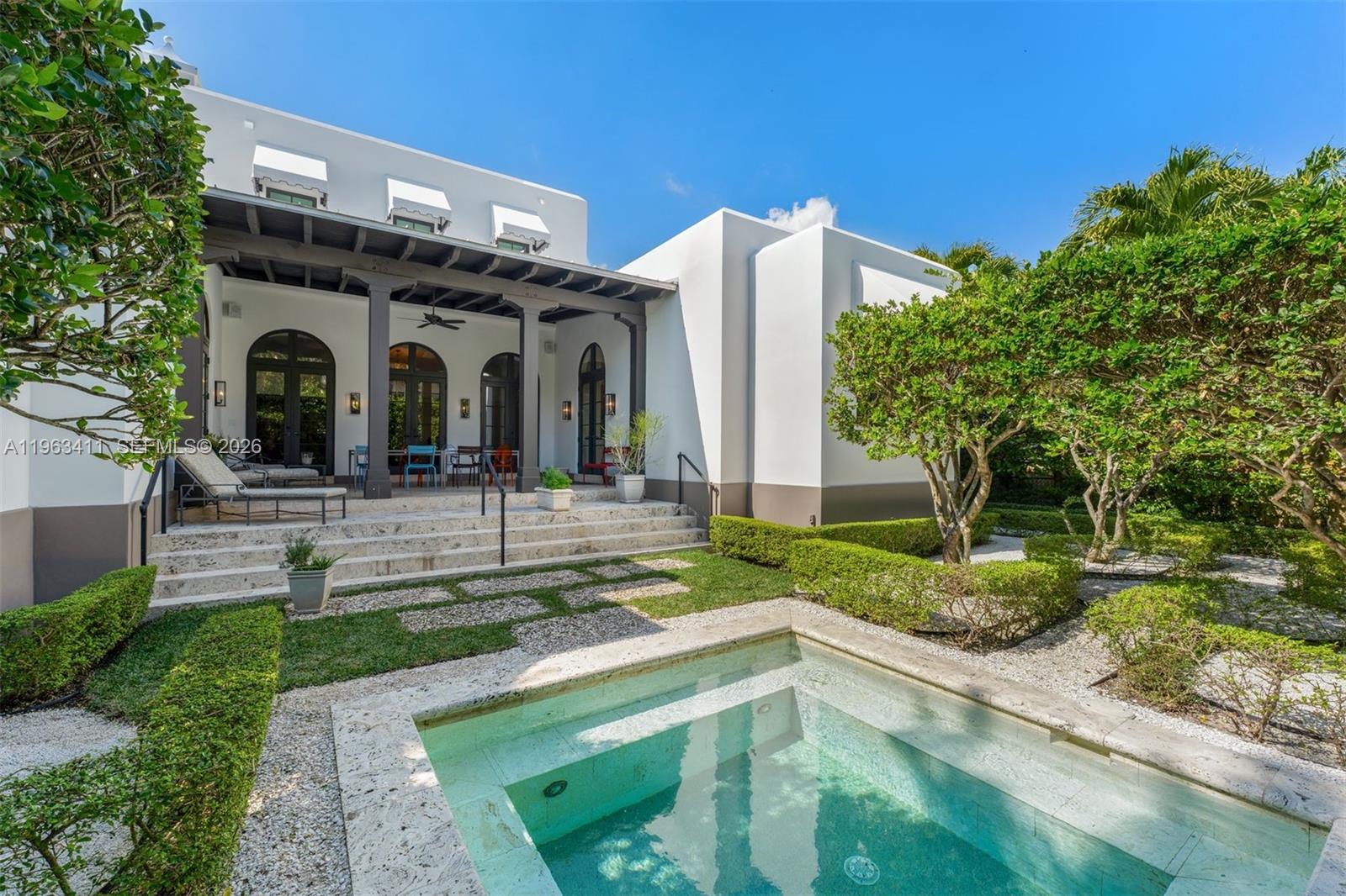TROPICAL ISLE HOMES SUB 1 - Residential