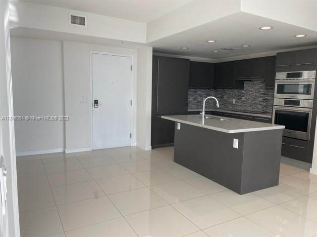 GRAND BAY COMMONS SOUTH - Residential
