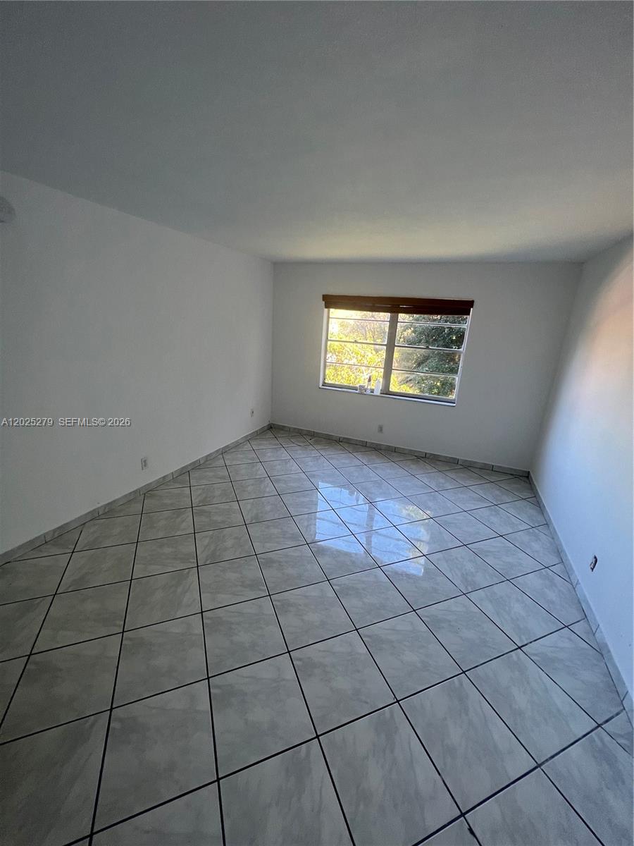 SUMMIT CHASE CONDO - Residential Lease