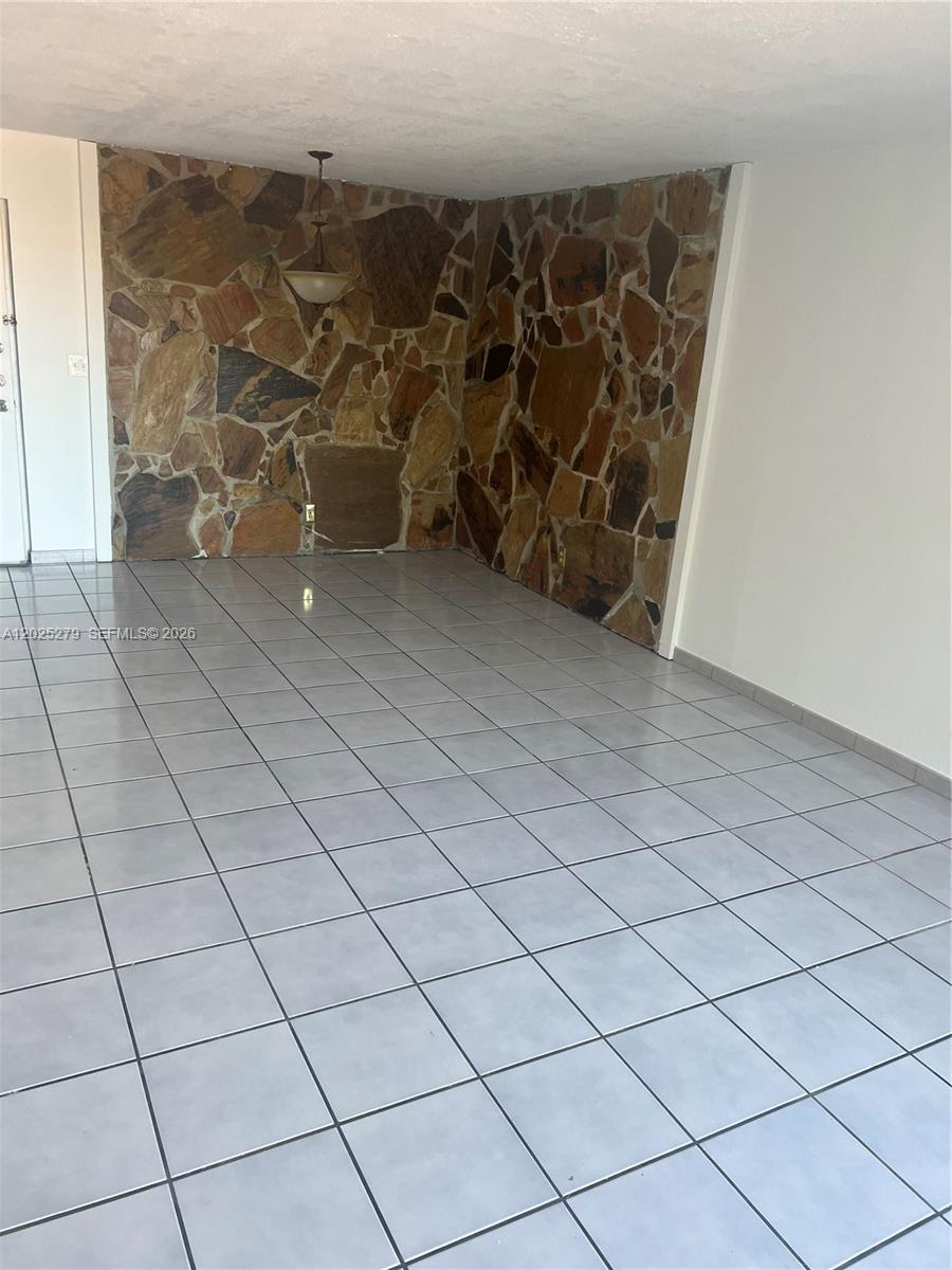 SUMMIT CHASE CONDO - Residential Lease