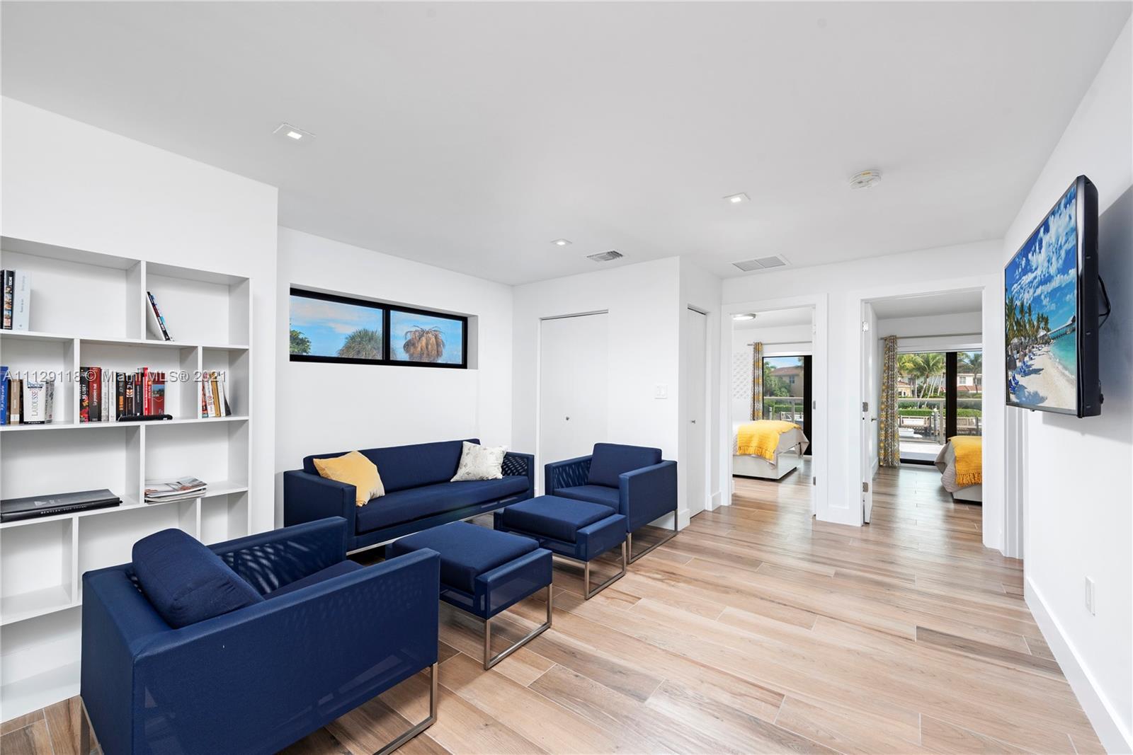 HOLLYWOOD GOLF ESTATES SE - Residential