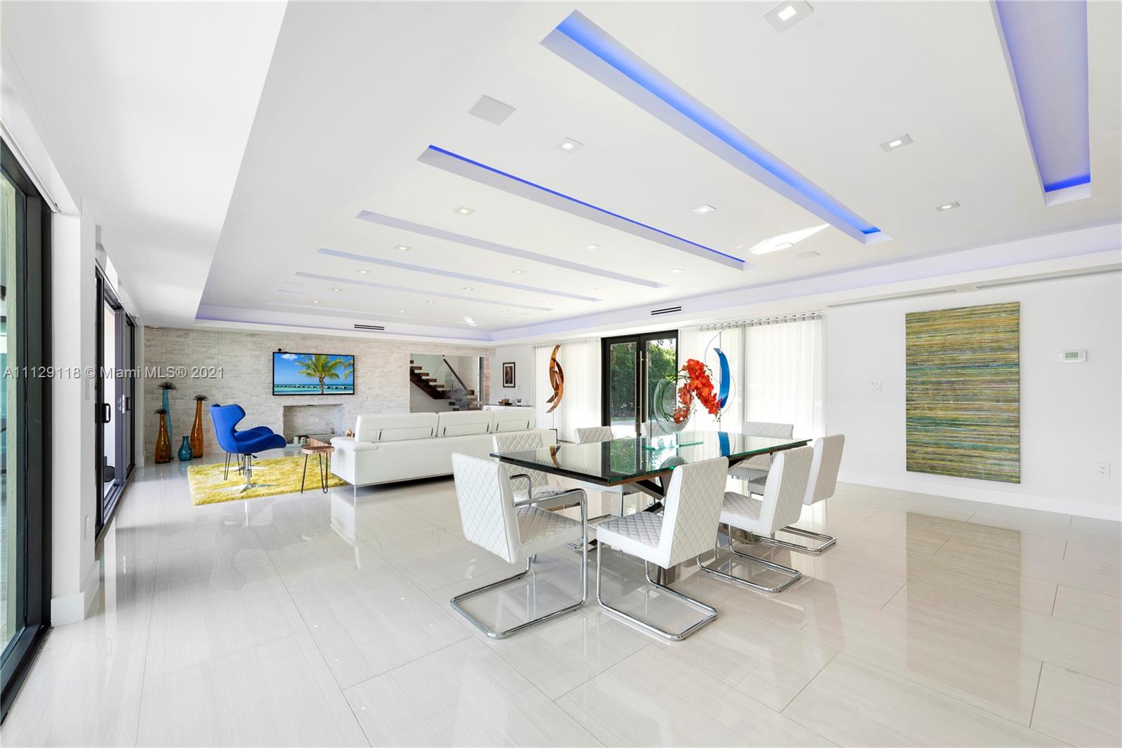 HOLLYWOOD GOLF ESTATES SE - Residential