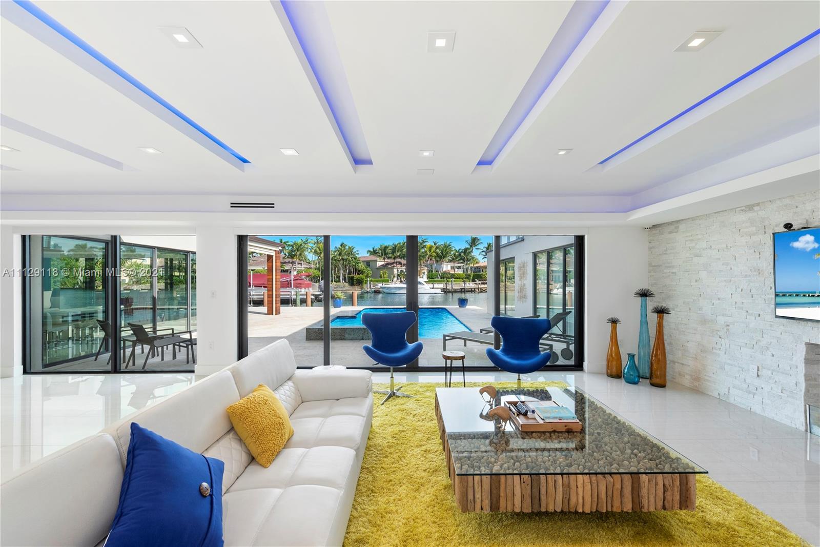 HOLLYWOOD GOLF ESTATES SE - Residential