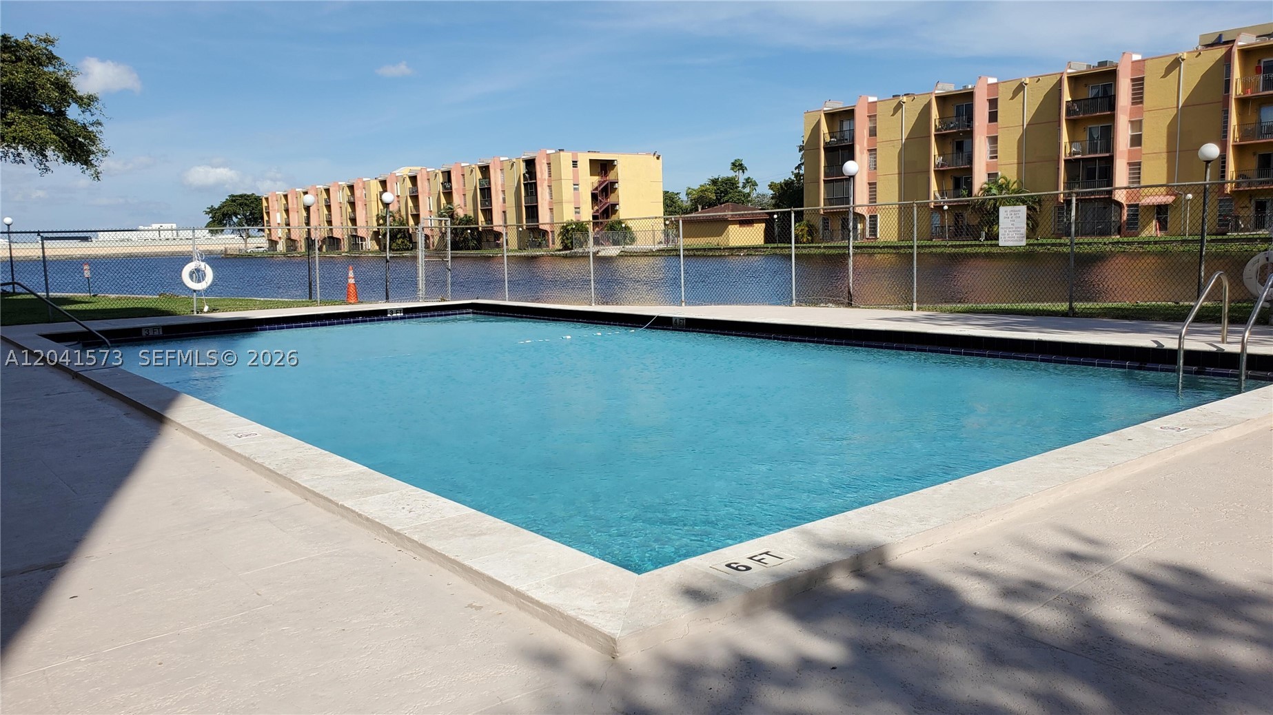 SUNSET VILLAS NO 3 CONDO - Residential
