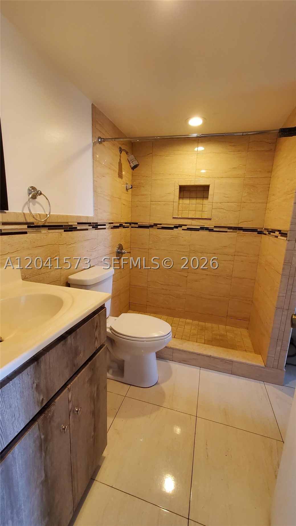 SUNSET VILLAS NO 3 CONDO - Residential