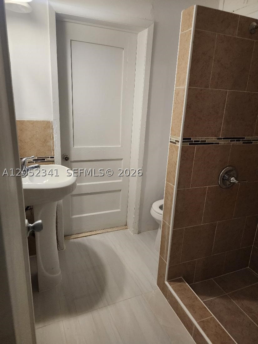 NICHOLS HEIGHTS - Residential Lease