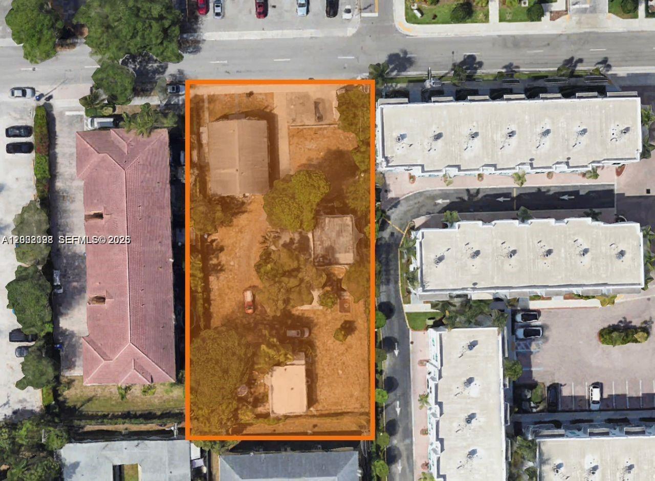 HOLLYWOOD LITTLE RANCHES - Land