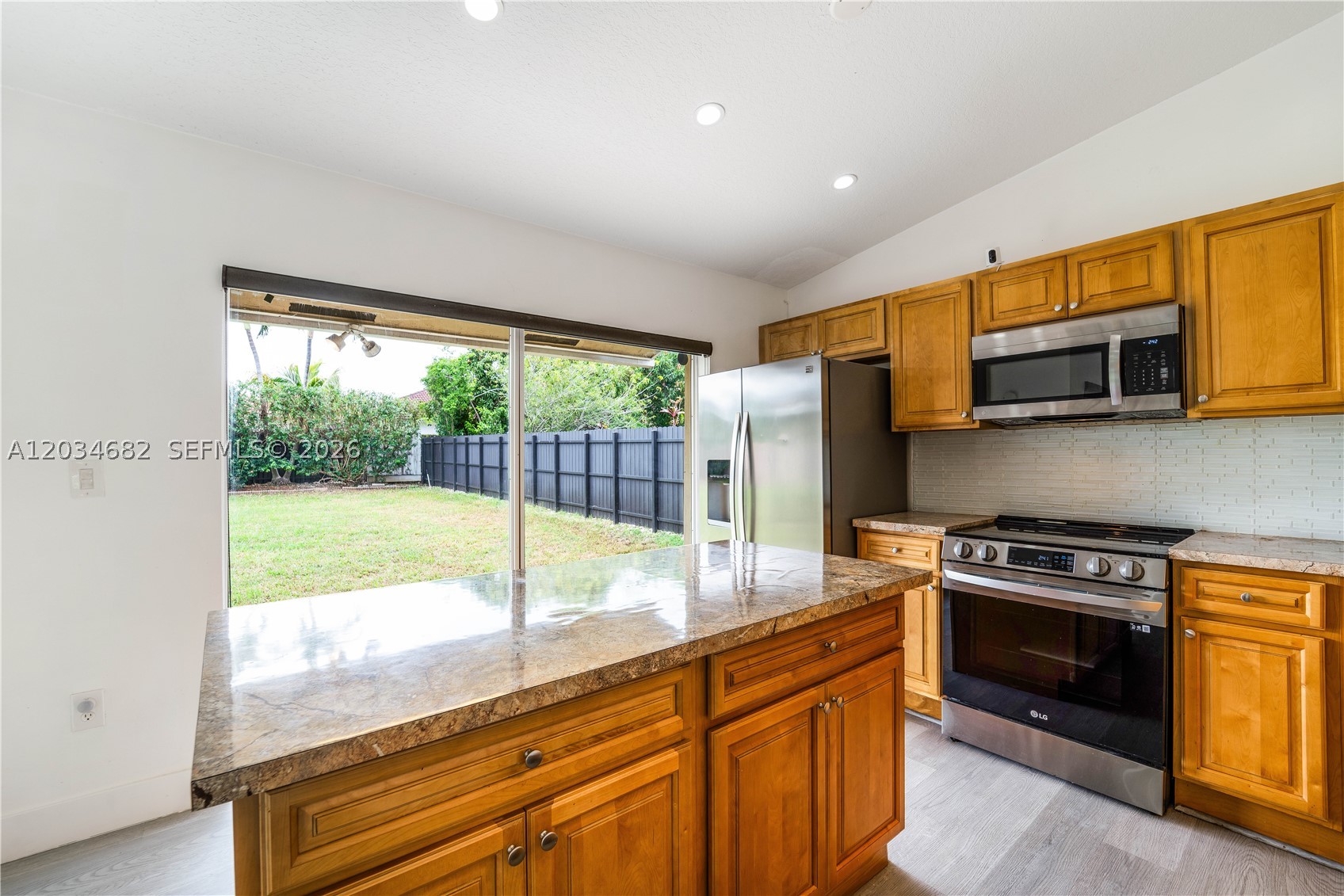 MAJESTIC ESTATES 3RD ADDN - Residential