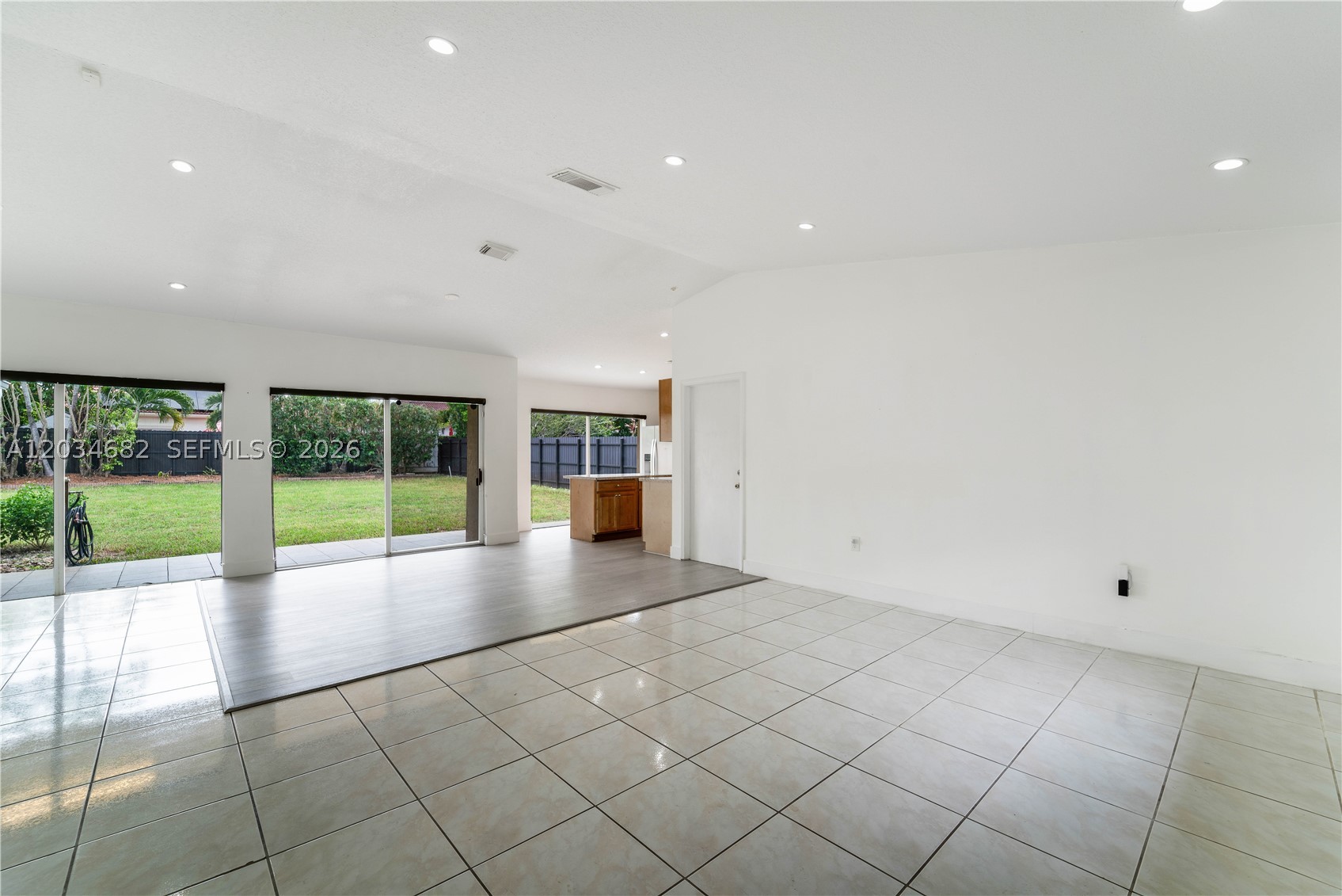 MAJESTIC ESTATES 3RD ADDN - Residential