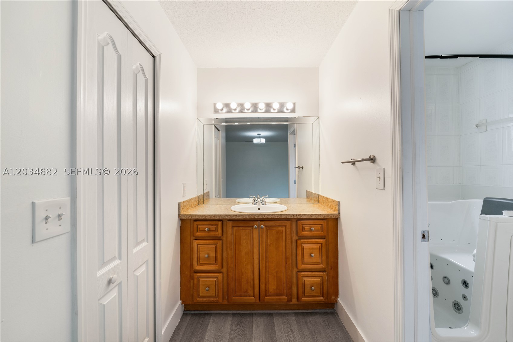 MAJESTIC ESTATES 3RD ADDN - Residential