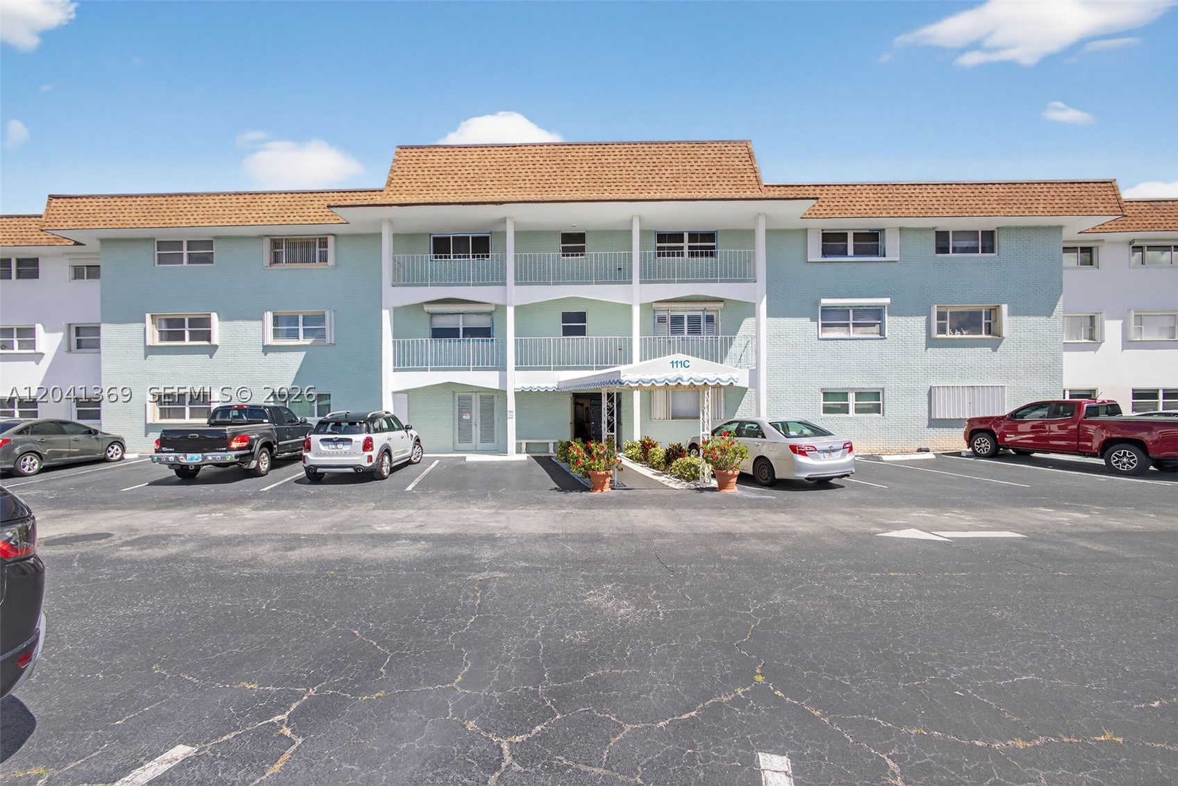 SHORE CLUB APTS B & C CON - Residential