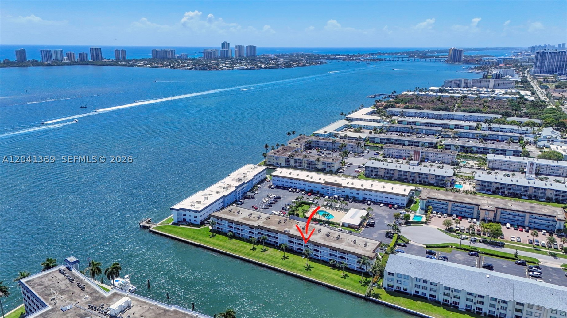 SHORE CLUB APTS B & C CON - Residential