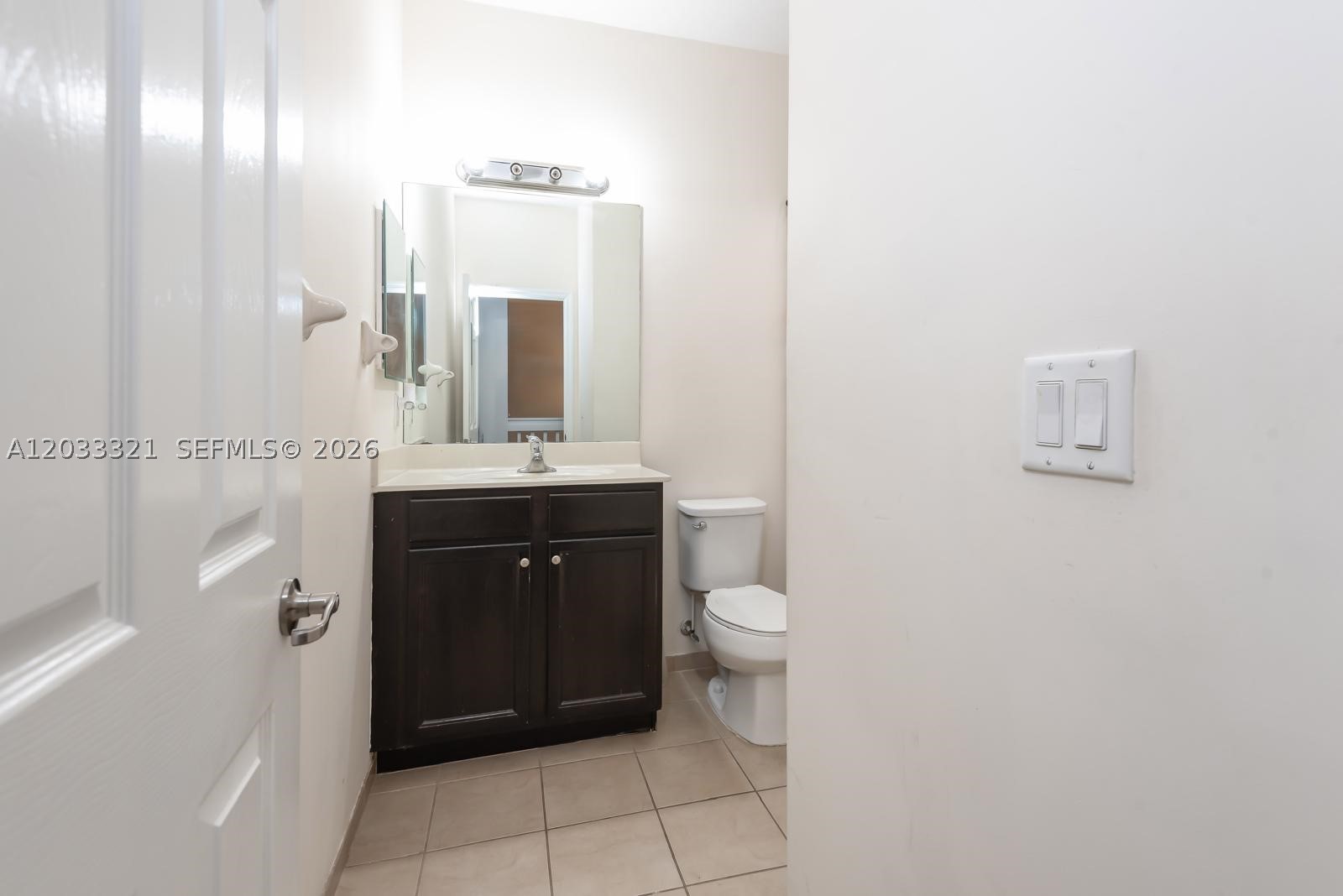 KENDALL COMMONS TOWNHOMES - Residential
