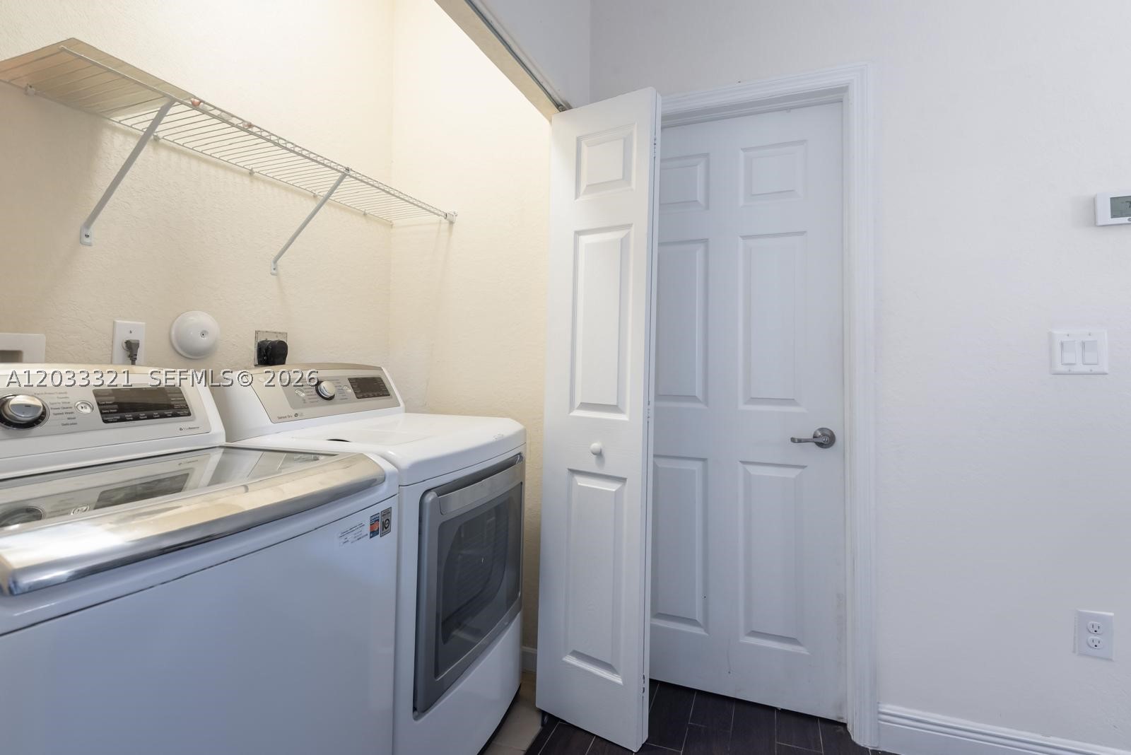KENDALL COMMONS TOWNHOMES - Residential