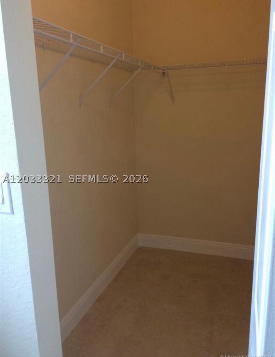 KENDALL COMMONS TOWNHOMES - Residential