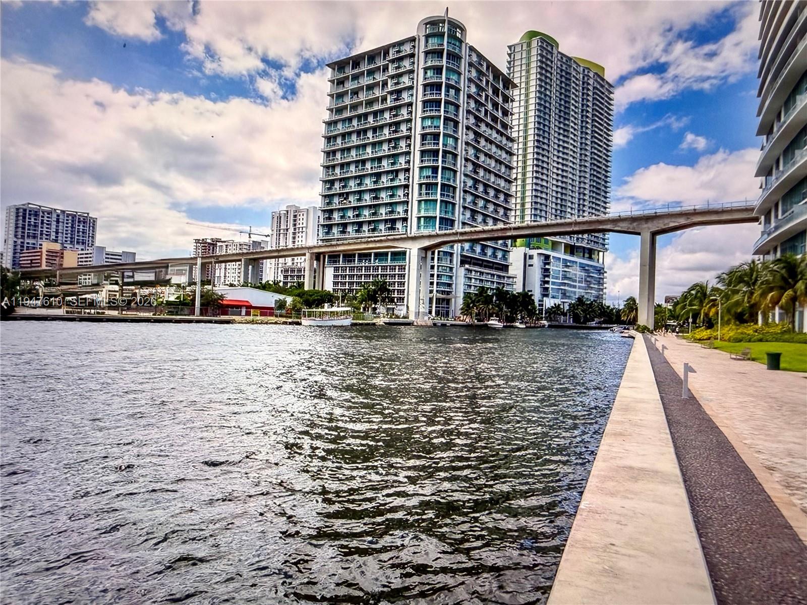 MINT CONDO - Residential