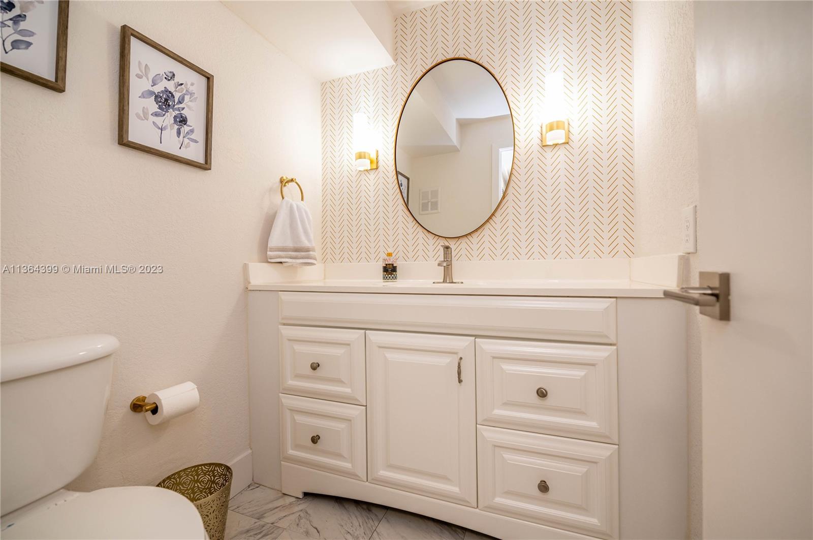 OASIS NO FOUR CONDO - Residential Lease