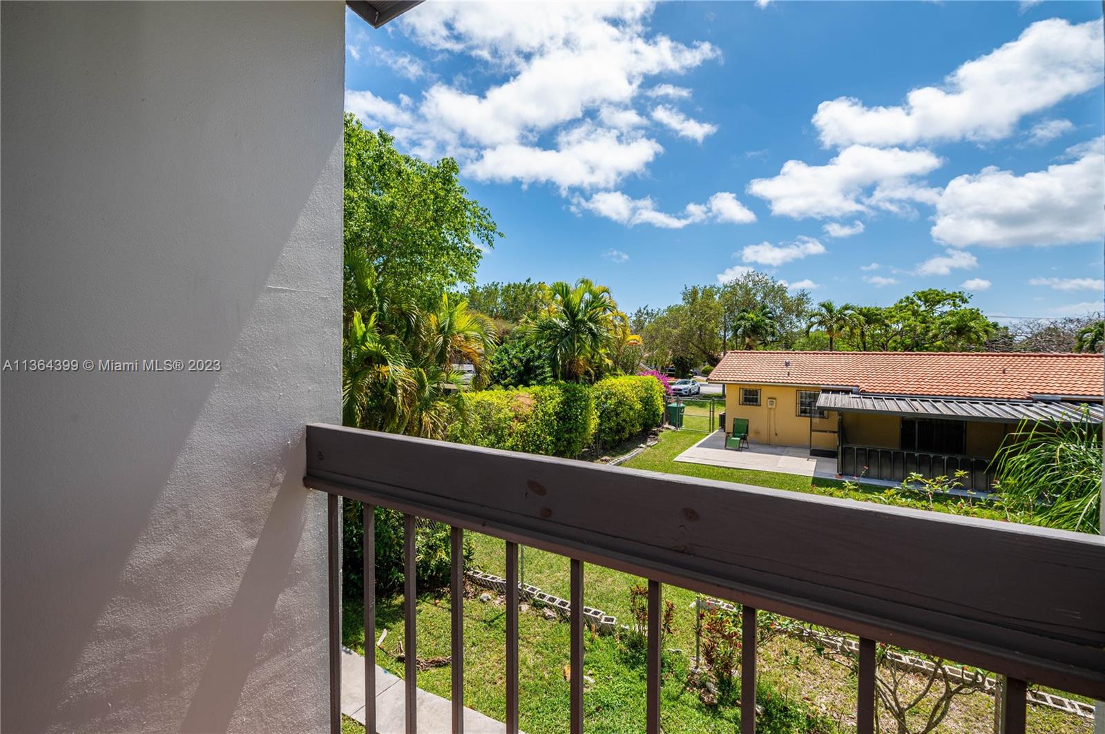 OASIS NO FOUR CONDO - Residential Lease