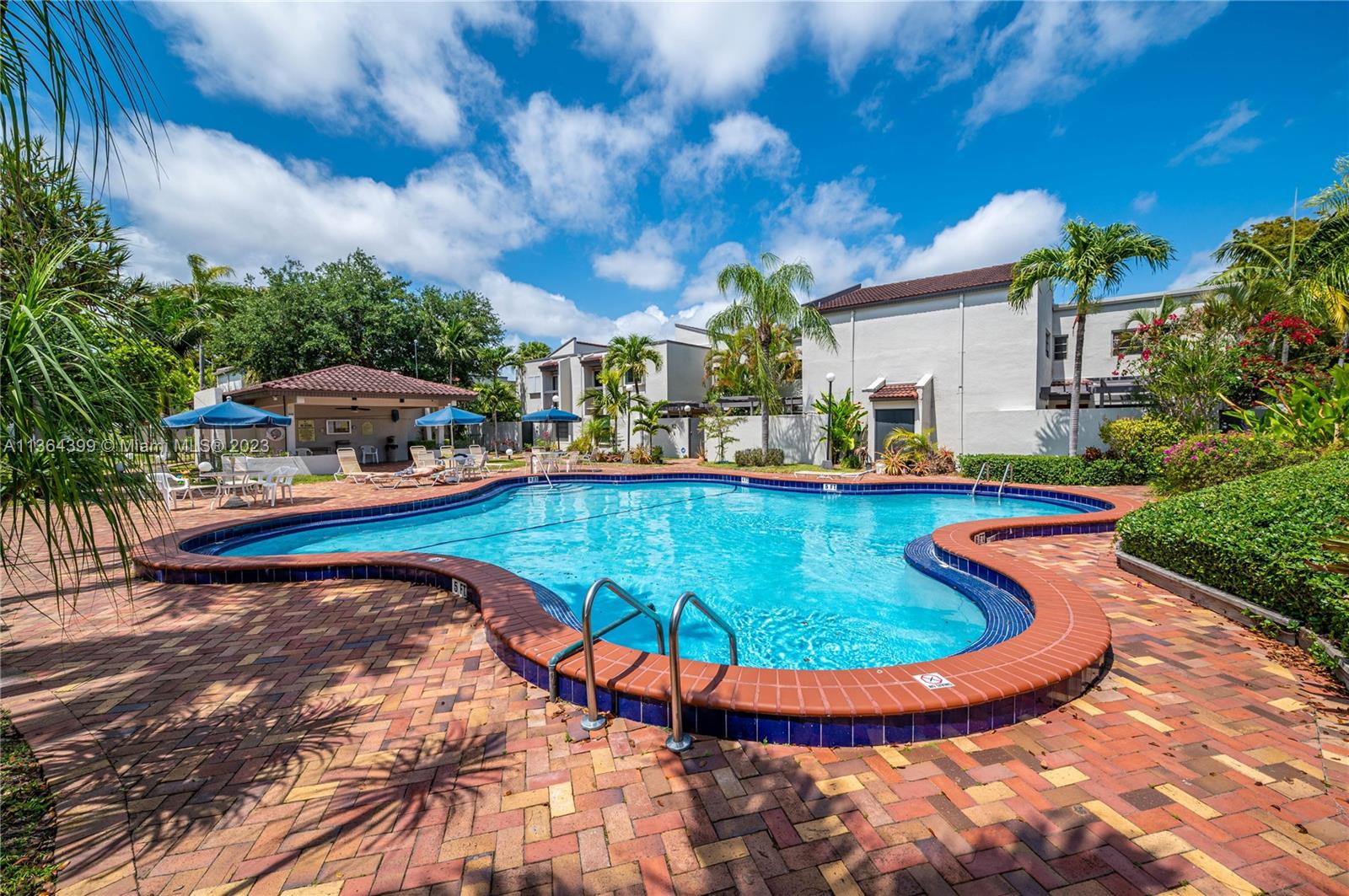 OASIS NO FOUR CONDO - Residential Lease