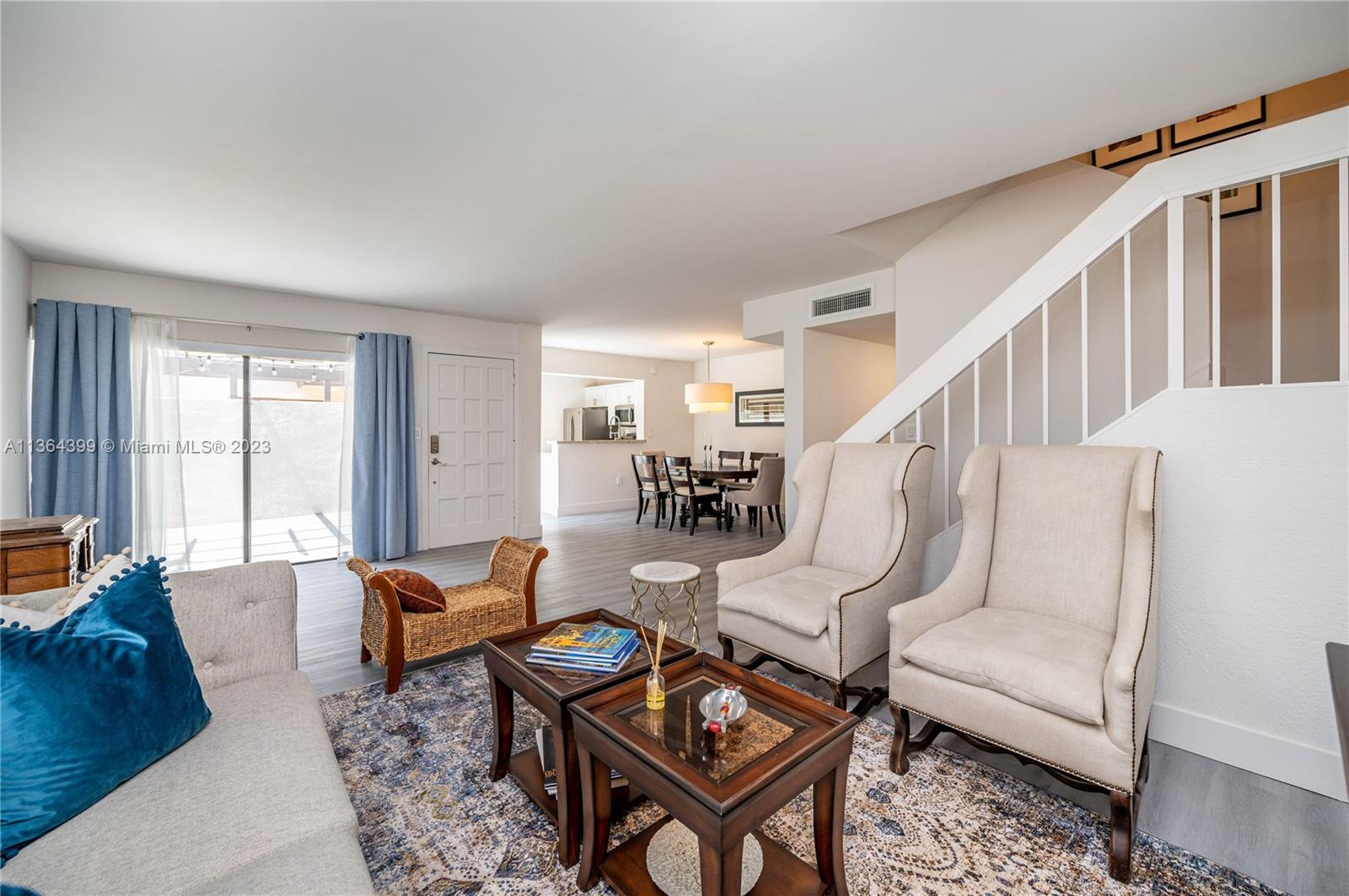 OASIS NO FOUR CONDO - Residential Lease