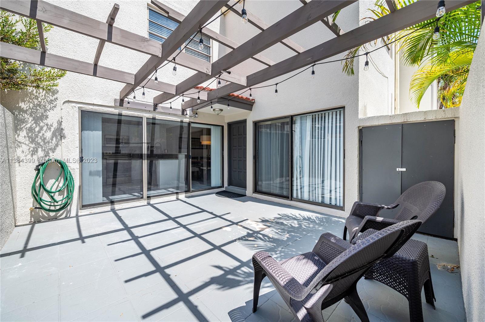 OASIS NO FOUR CONDO - Residential Lease
