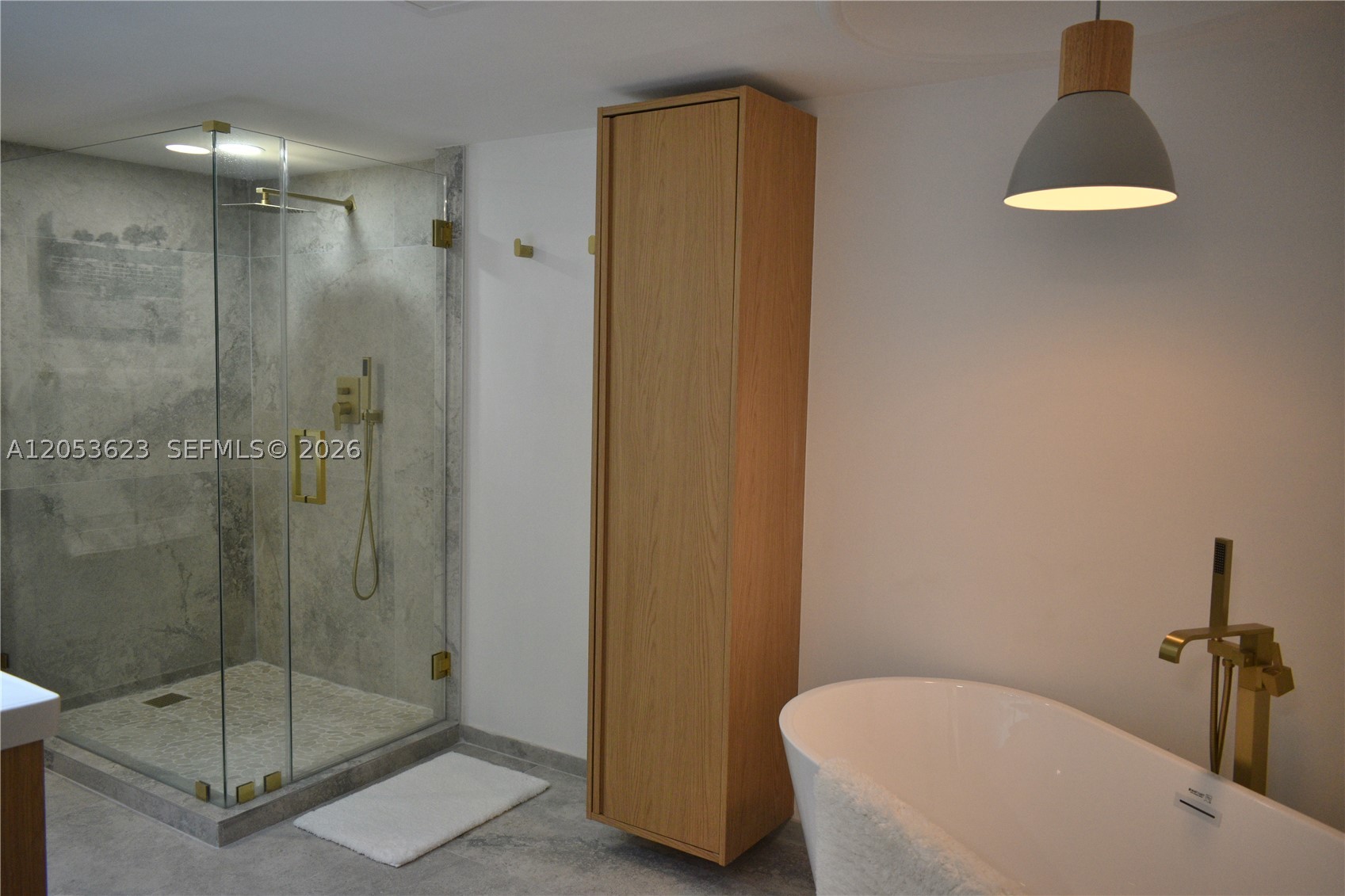PRINCE GEORGE ARMS CONDO - Residential Lease