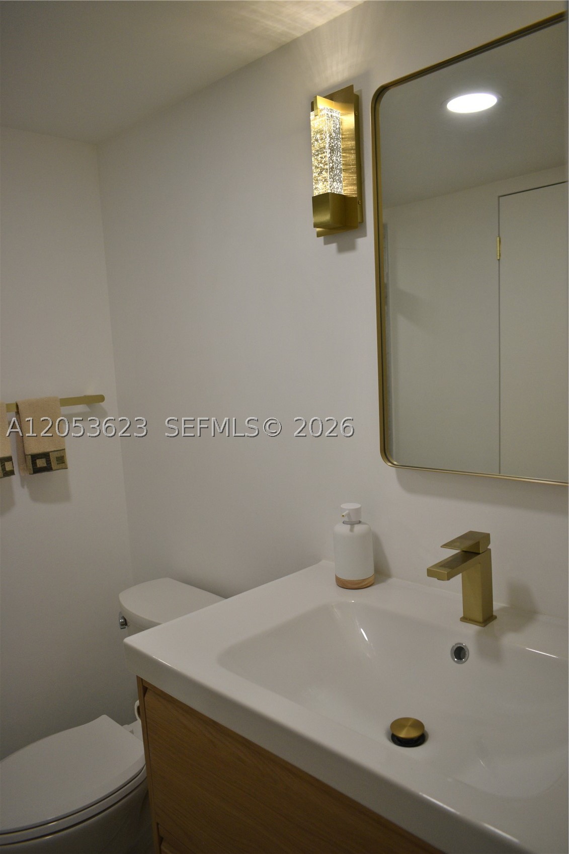 PRINCE GEORGE ARMS CONDO - Residential Lease