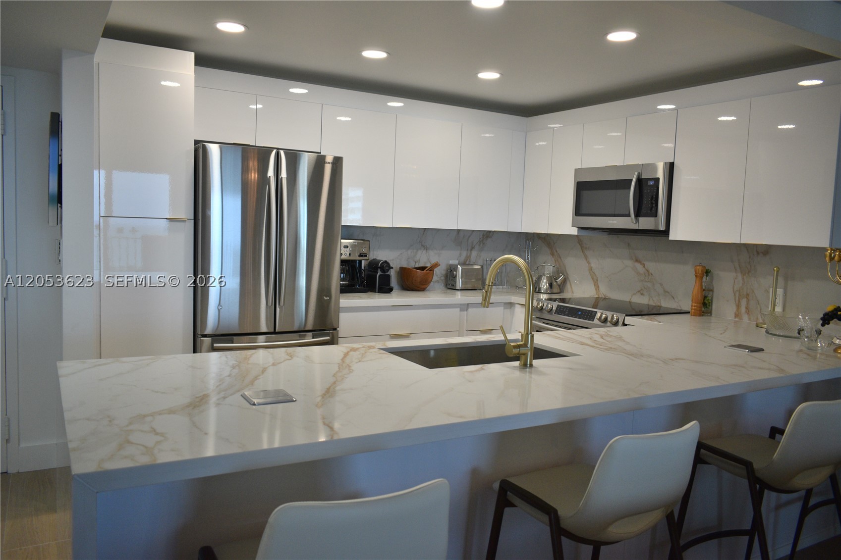 PRINCE GEORGE ARMS CONDO - Residential Lease