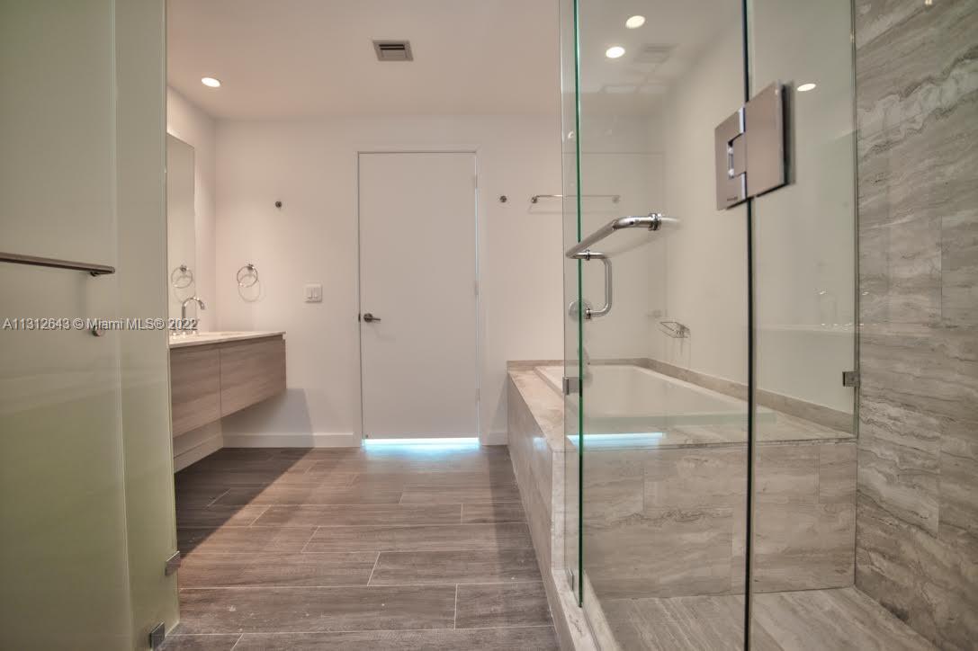 BISCAYNE BEACH CONDO - Residential Lease
