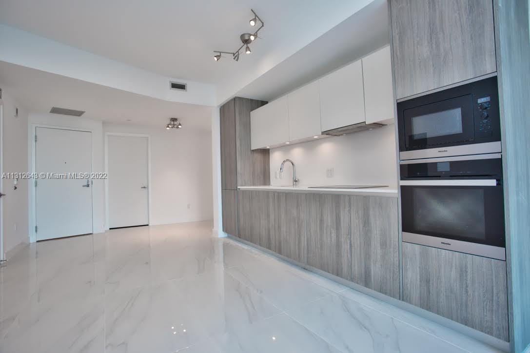 BISCAYNE BEACH CONDO - Residential Lease
