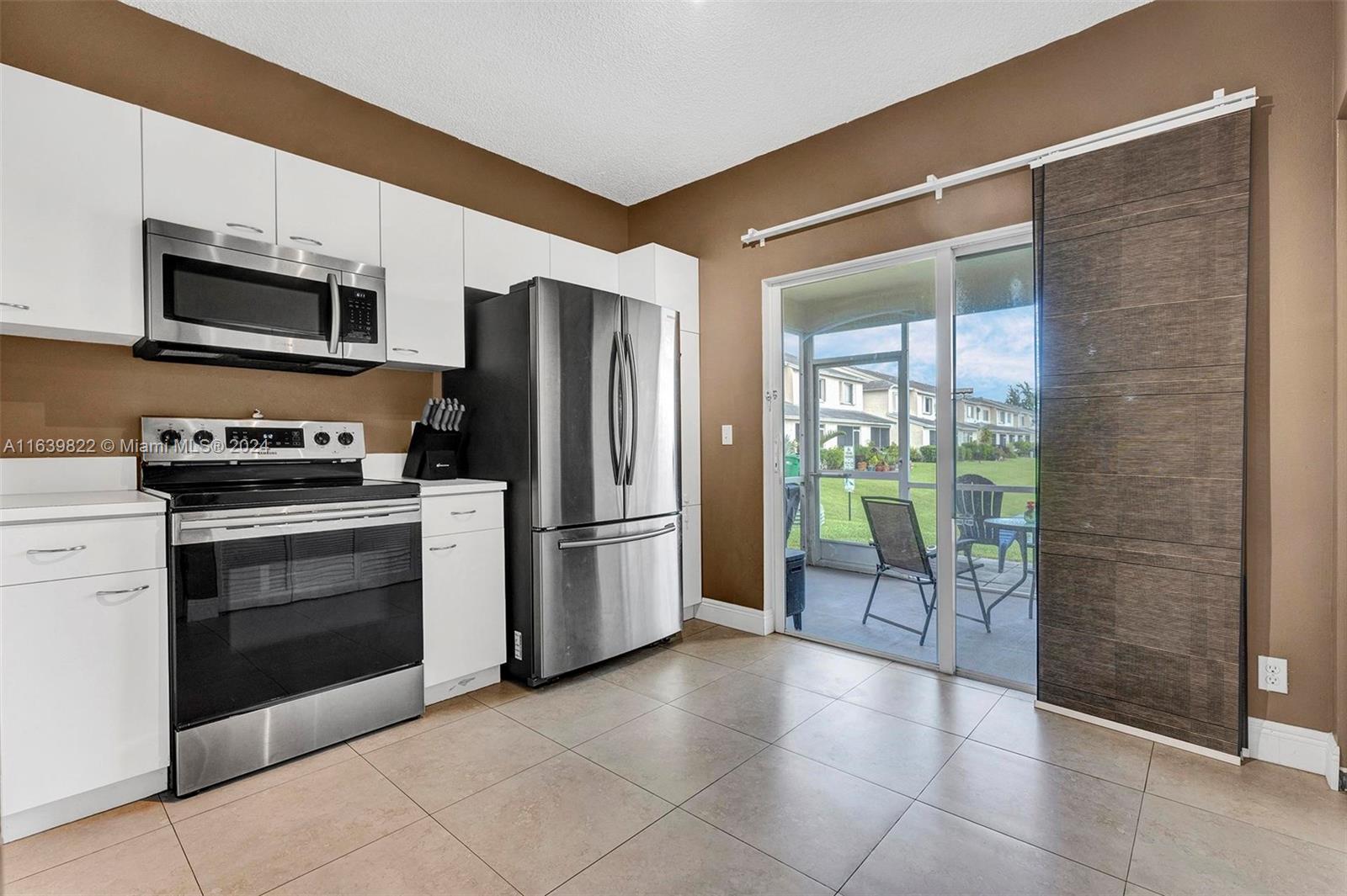BANYAN OAKRIDGE COMMERCIA - Residential