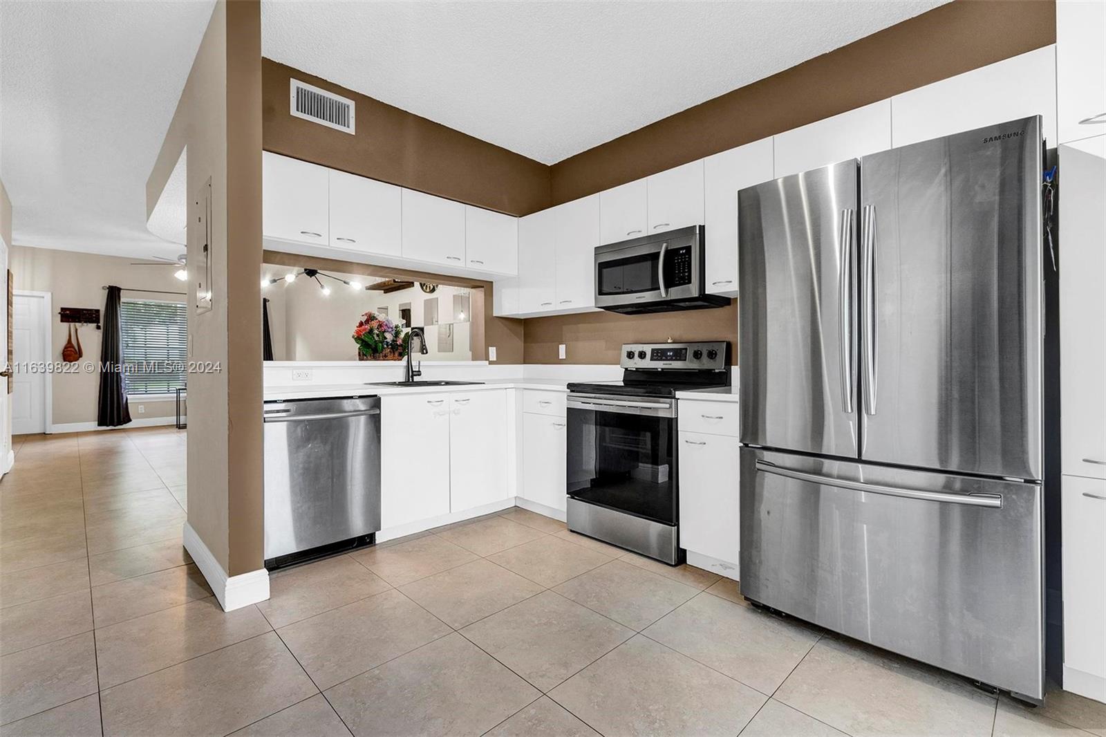 BANYAN OAKRIDGE COMMERCIA - Residential