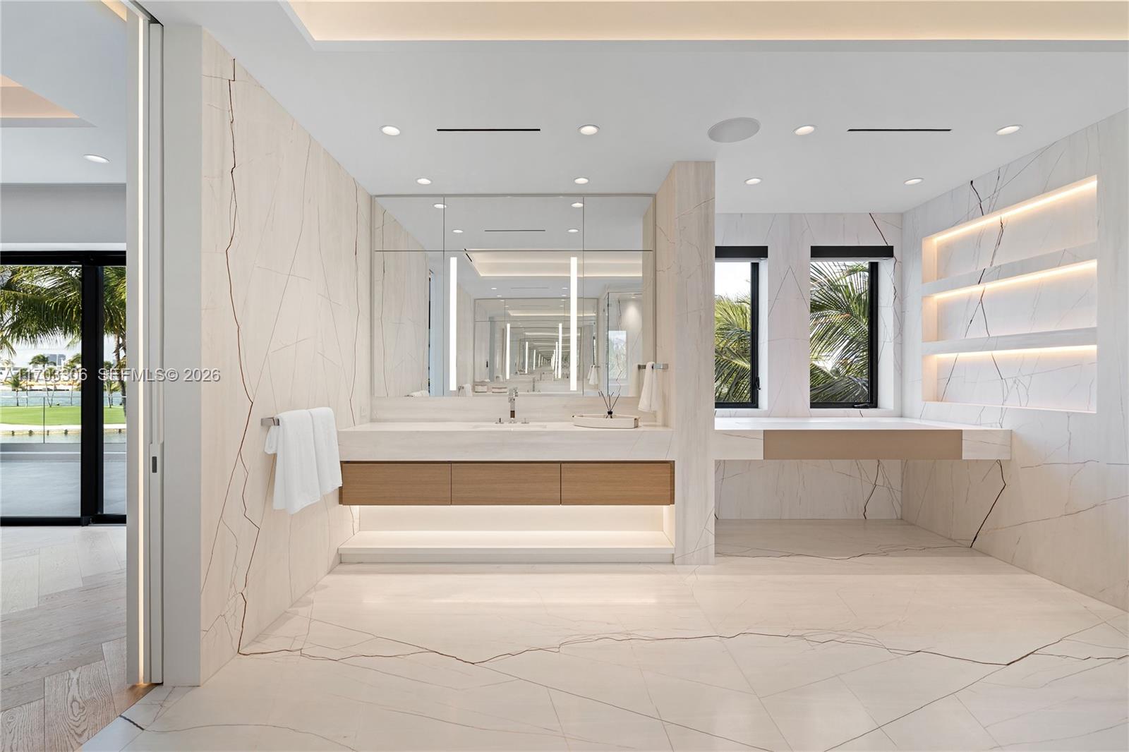 LINDISFARNE ON FISHER ISL - Residential
