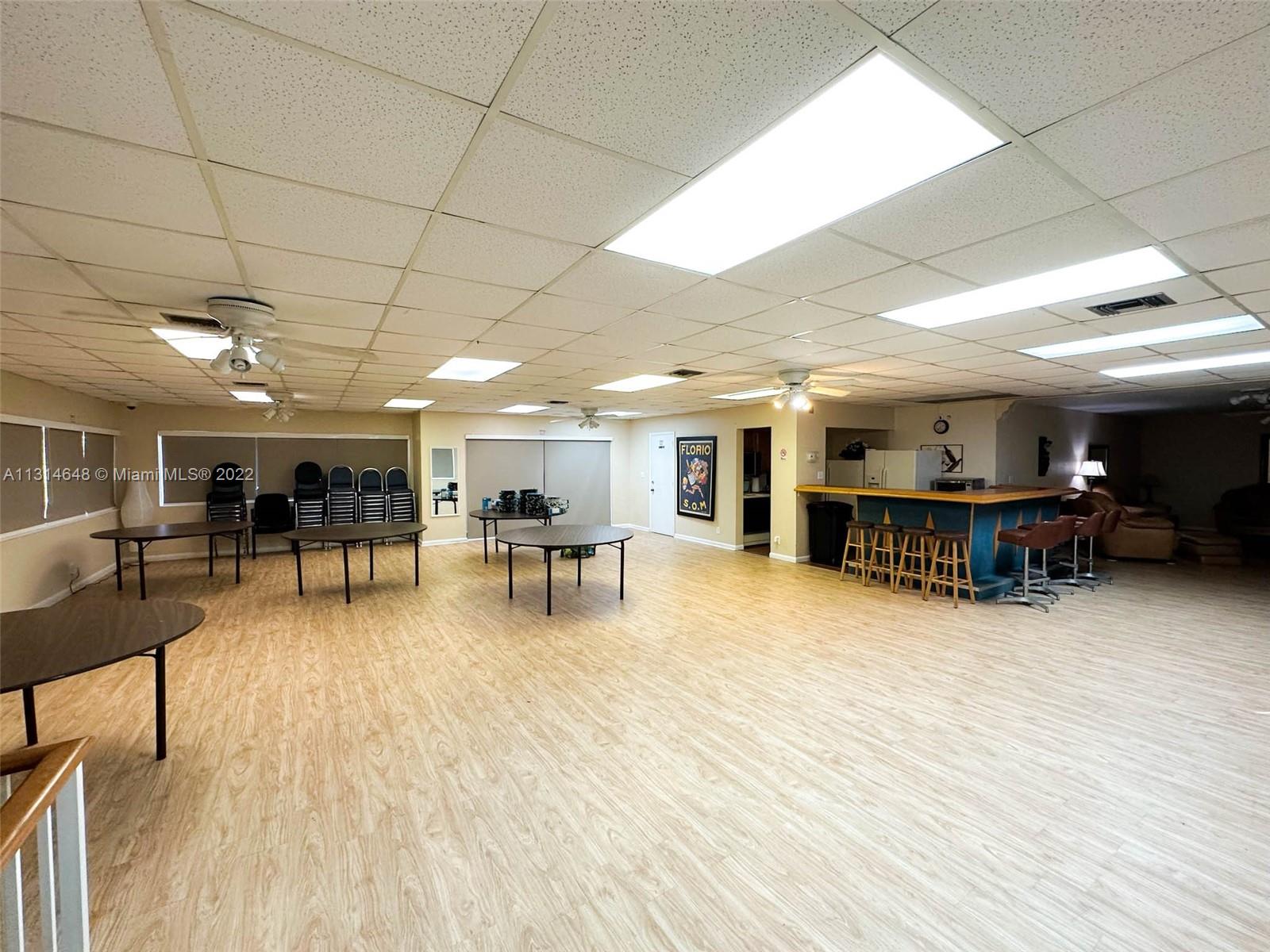 LAGO WEST CONDOMINIUM - Residential