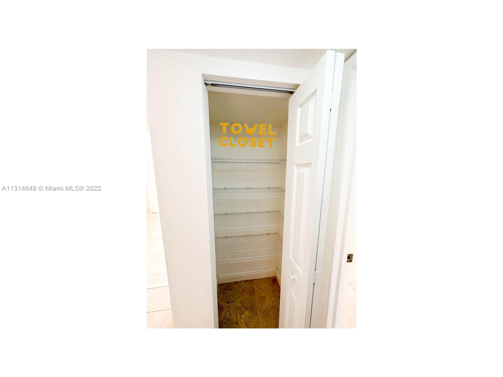 LAGO WEST CONDOMINIUM - Residential