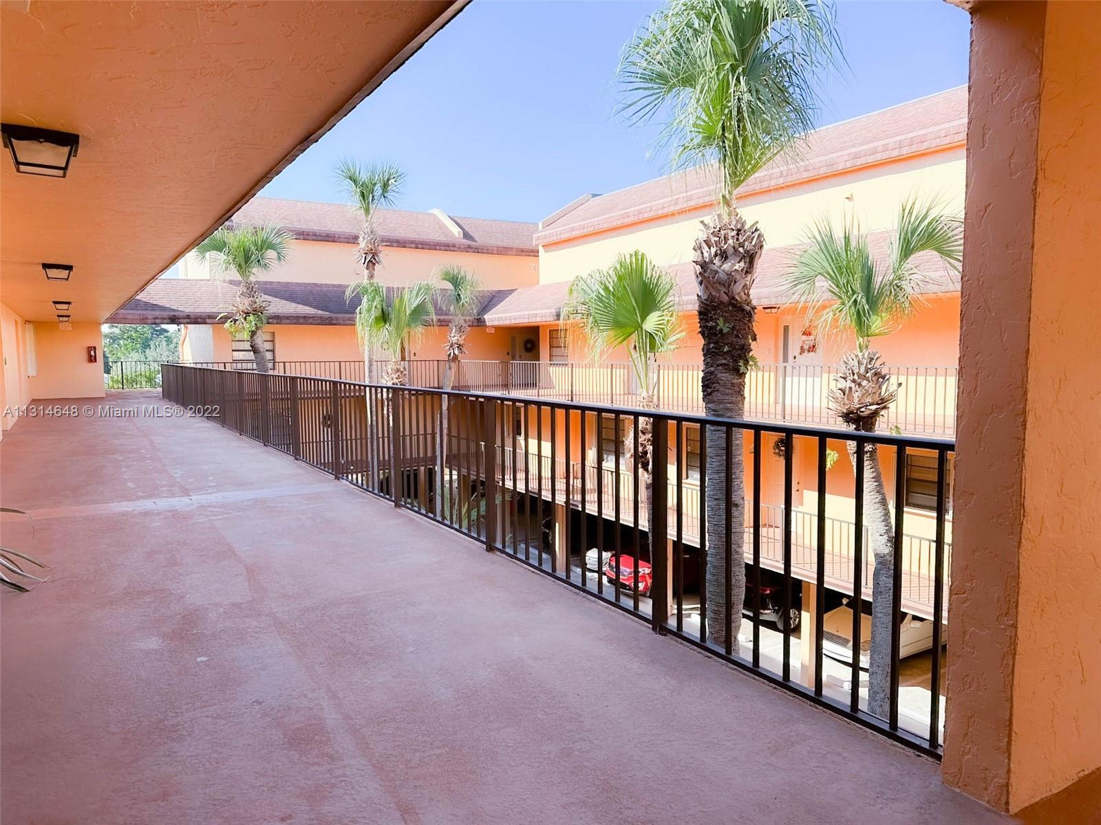 LAGO WEST CONDOMINIUM - Residential