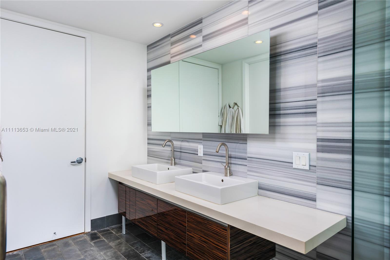 MARQUIS CONDO - Residential