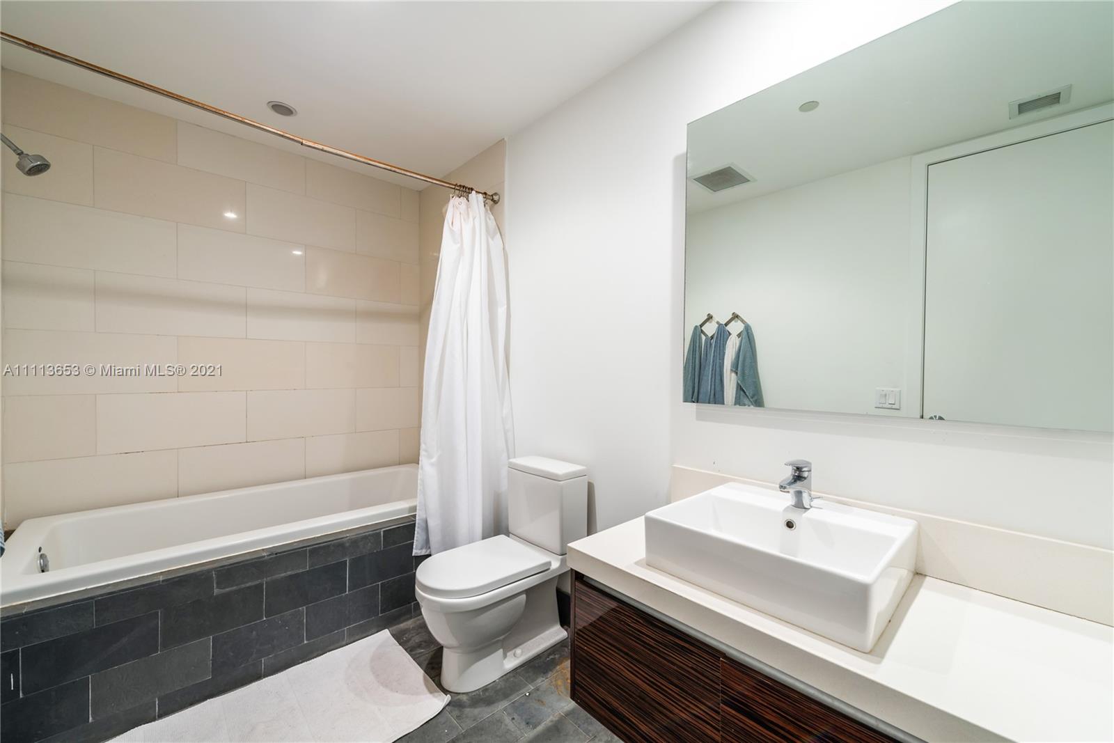 MARQUIS CONDO - Residential
