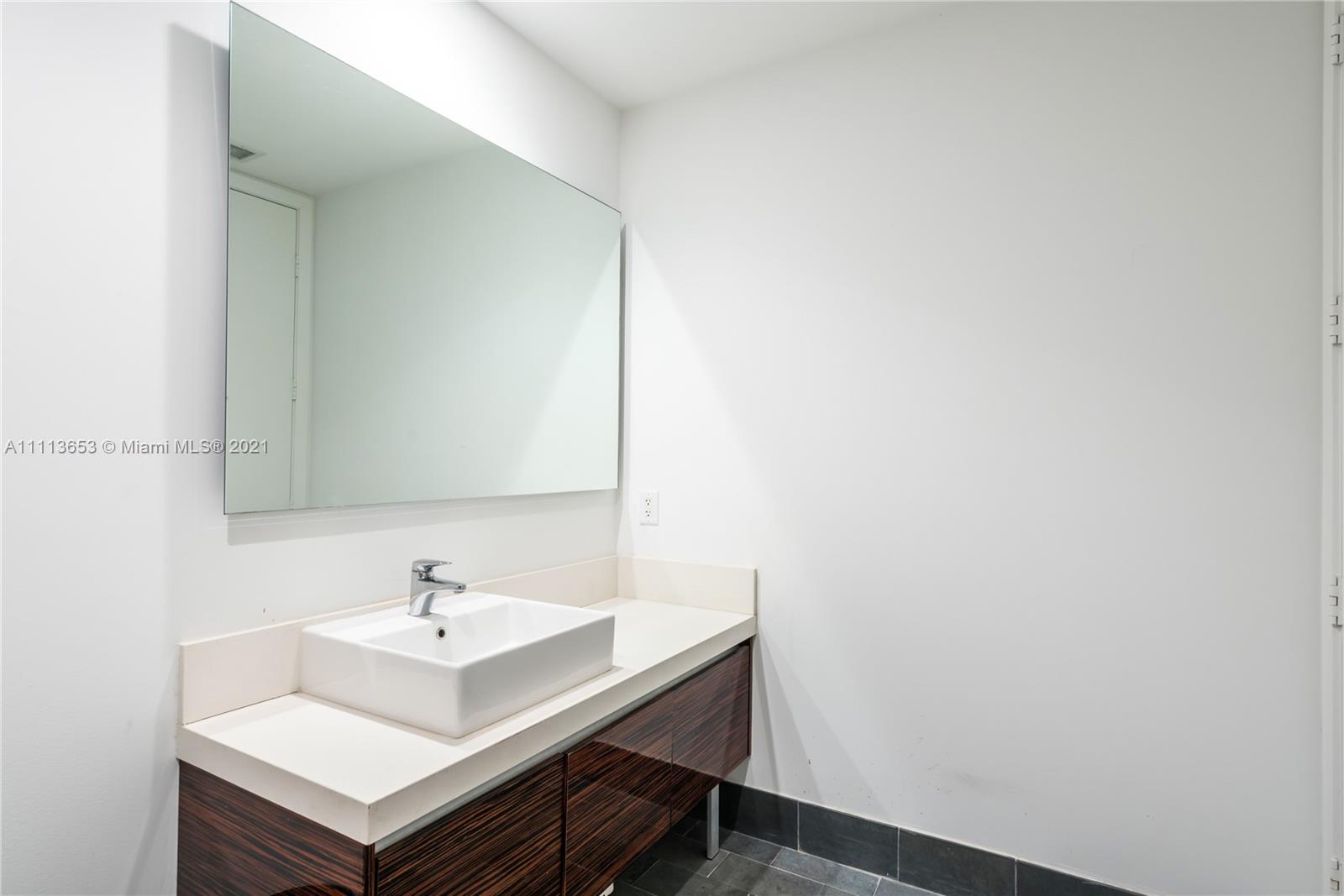 MARQUIS CONDO - Residential