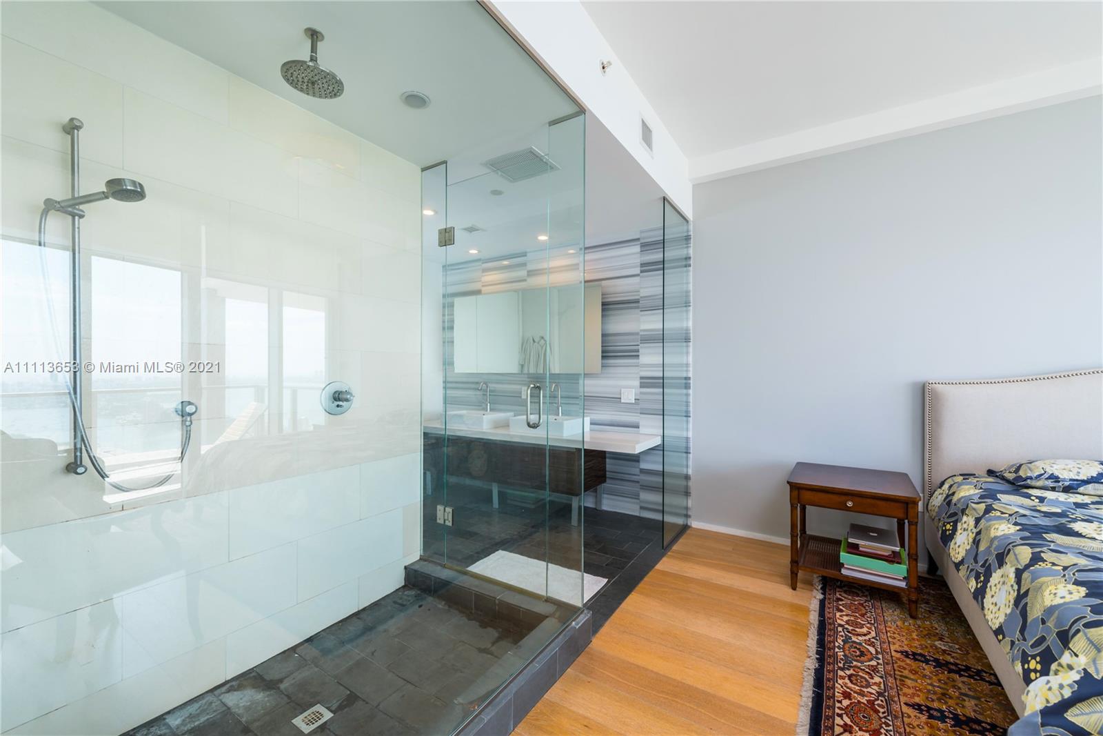 MARQUIS CONDO - Residential