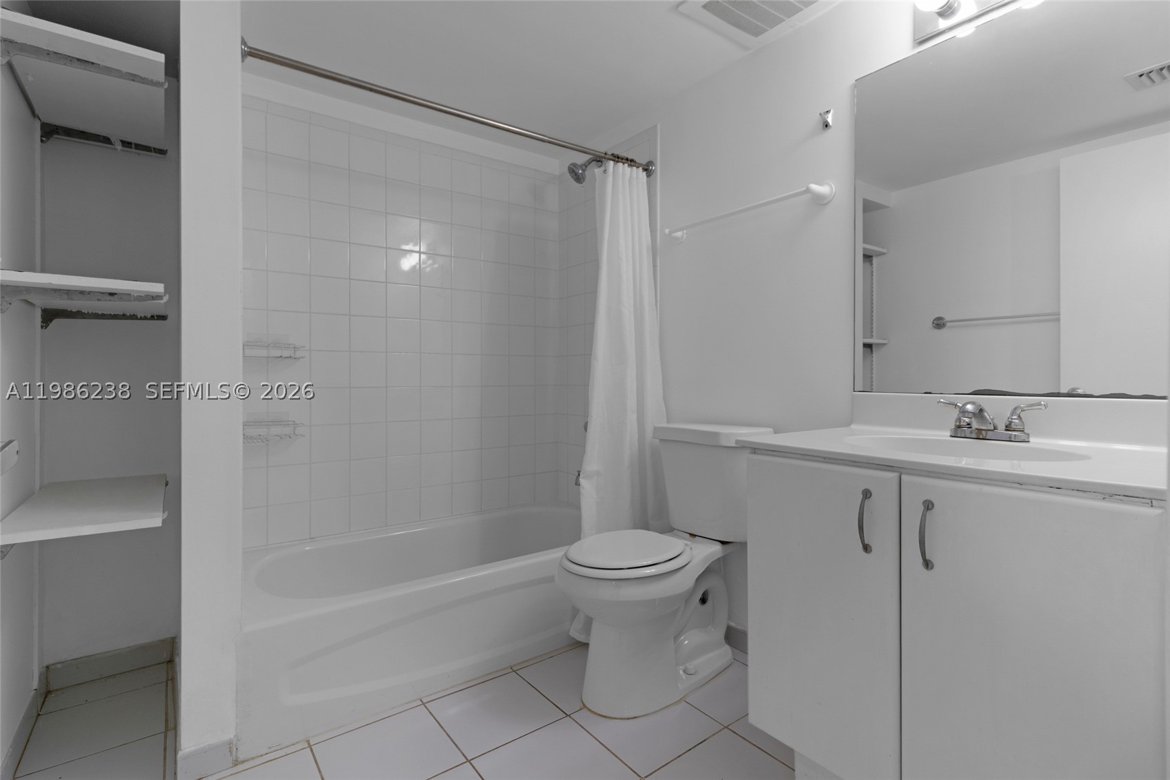 BREEZE CONDO - Residential