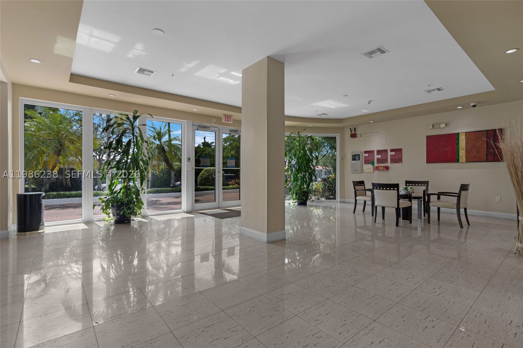 BREEZE CONDO - Residential