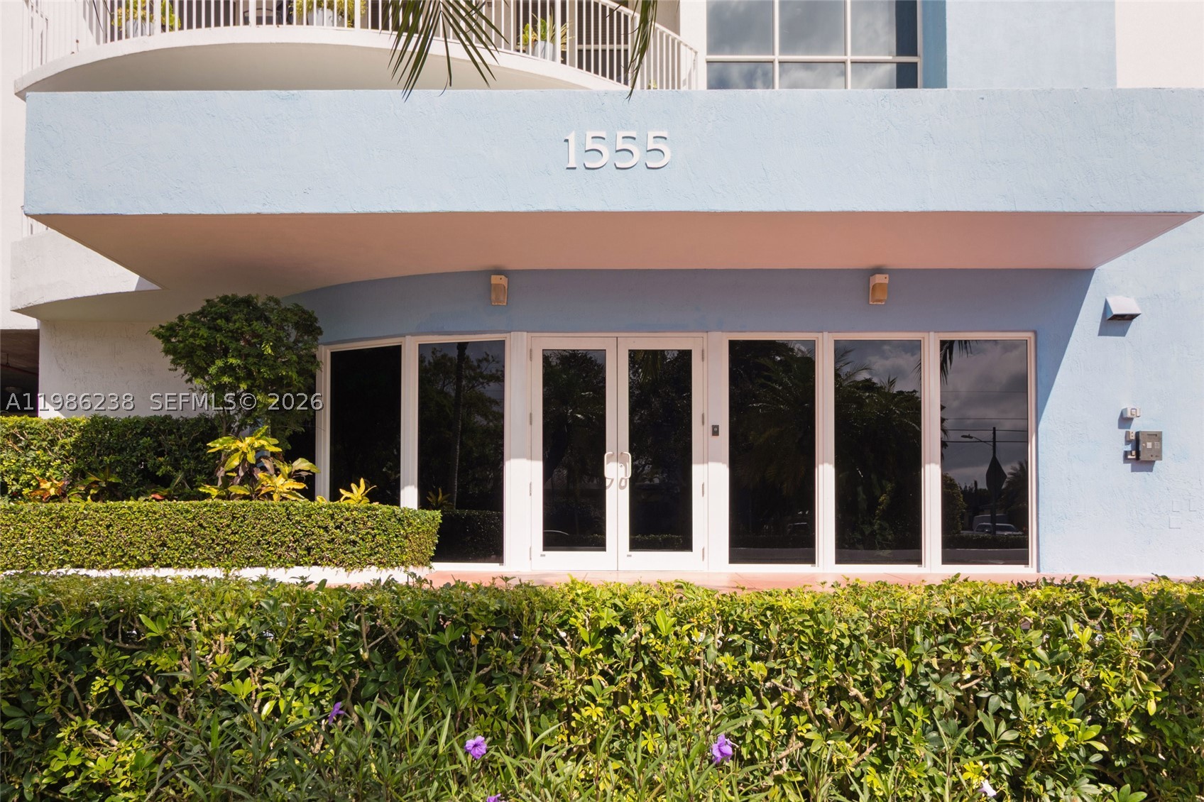 BREEZE CONDO - Residential