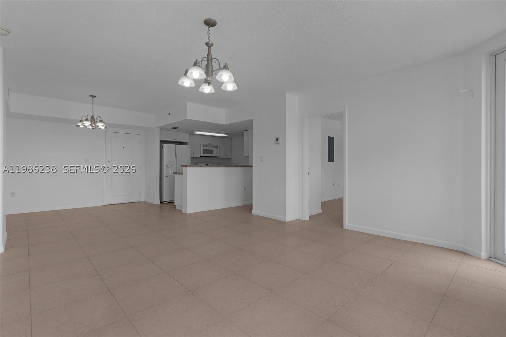 BREEZE CONDO - Residential