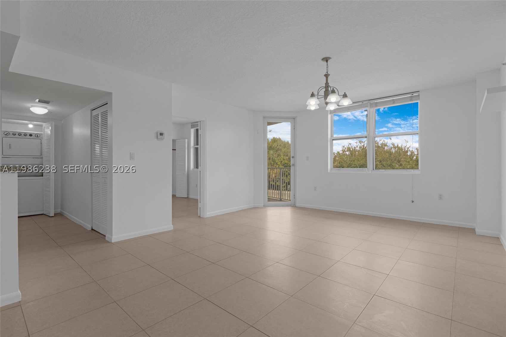 BREEZE CONDO - Residential
