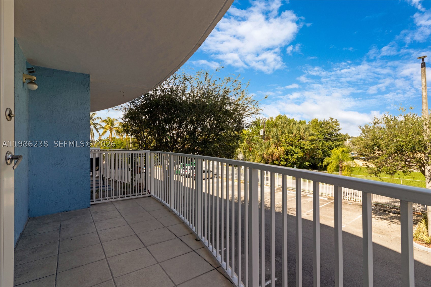 BREEZE CONDO - Residential